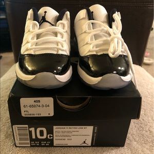 Child 10c low top Black/White Jordan 11